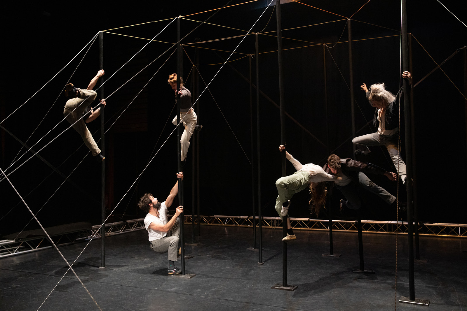 Collectif sous le manteau Mikado Vendredi 17 mars 2023 Région Occitanie / Pyrénées