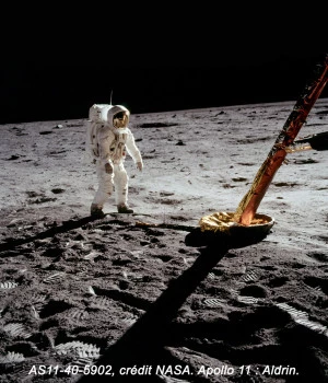 Affiche Les missions lunaires Apollo : Par Serge Chevrel : Astronome