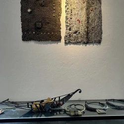 Tablettes, petite barque, bijoux - Tissage, bronze