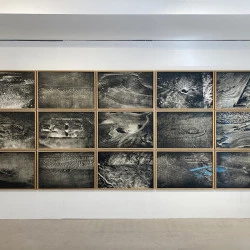 Khamseen (série) - 2021-22, tirage argentique sur papier baryté, 76 × 48 cm. - © ADAGP, Courtesy Galerie Robet Dantec. 