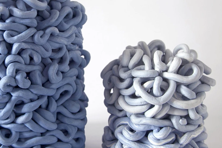 Grand et Petit Bleu - 2023, porcelaine colorée, non émaillée, H27cm