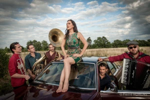 Affiche Mlle Nine et le petit Haidouti Orkestar 