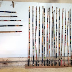 Bambous de Joie - Fabrication éco-responsable-Bambous prélevés sur place et matériaux recyclés. 2.00m.