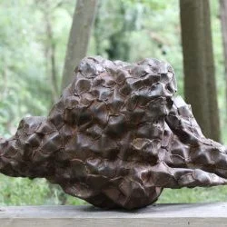 Météorite - Métal soudé, 100 x 45 x 30, °2018 - david Vanorbeek Sculpteur 