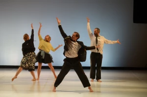 Affiche Job - Cie Adéquate - DANSE - pièce chorégraphique pour 7 interprètes danseurs