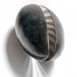 Sans titre - sculpture fer patiné et verni, inox poli miroir, 53 cm, 2024 - Guilhem Brandy 