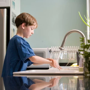 Affiche Café Climat : Trucs et astuces pour économiser 200€ sur votre facture d'eau 