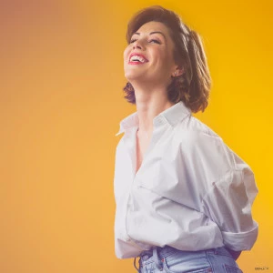 Affiche Laurie Peret - Spectacle alimentaire en attendant la pension 