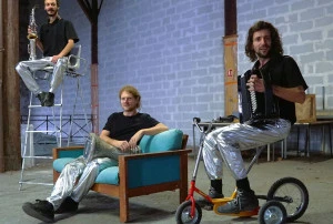 Affiche [KAWA DE NOËL EN COMBI DE SKI] Hypnotik Balkan • Kostana