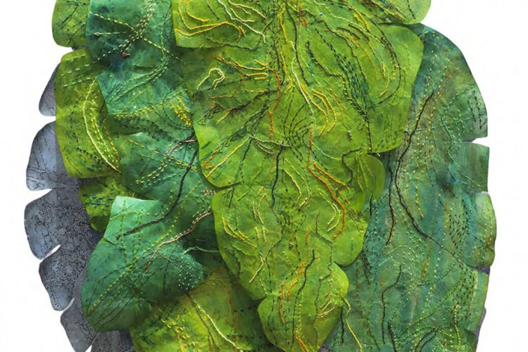 Groupe de feuilles - installation de peintures en forme de feuilles travaillées à l'encaustique sur tissus. Dimensions variables - bbf 