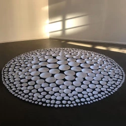 Biosphere - 2025, 3m de diamètre, porcelaine- papier argile, 350 bols en biscuit