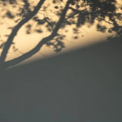 Catalan Shadows - photo tirage HD sur toile avec chassis