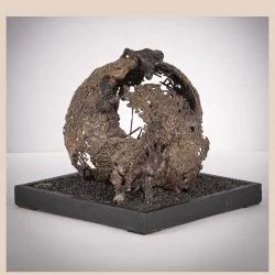 Raccomodage - Bronze (cire perdue ) hauteur 22 cm - Anne de Crécy 