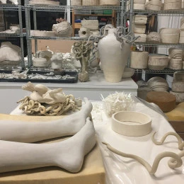 vue atelier - <p>piéces ceramiques</p> - violaine laveaux
