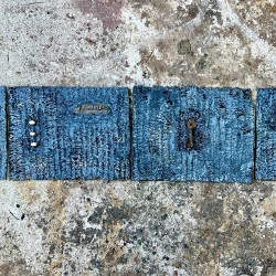 Tablettes « Femme Vie Liberté » - Quatre tablettes, tissage, technique personnelle, pigments