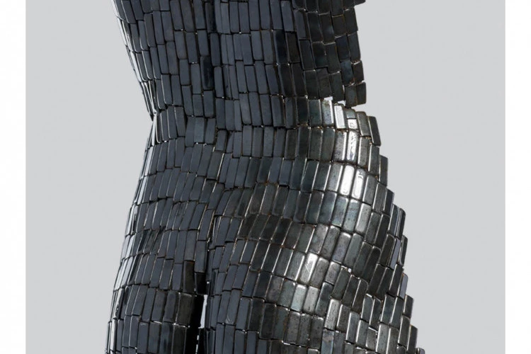 Black Voluto - Collage par soudure ; Métal noir ; H : 90cm, L : 40cm, P : 20cm, 2016 - Laurent Lafontas 