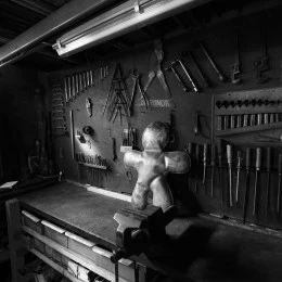 Atelier - <p>Sculpture en cours de finition</p> - Henri IGLESIS
