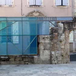 Génie Civil - acec Léo Sudre, bois et filet d'échafaudage, 2020, Été Photographique de Lectoure