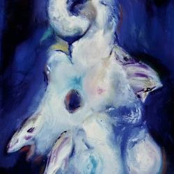 PLEINE LUNE - 130x80cm Huile - Toile lin sur châssis bois Dans cette huile sur toile lin, l'artiste capture un moment éphémère et spectaculaire de la nature, inspirée par la photo emblématique du talentueux Laurent Ballesta. Sous une nuit de pleine lune à Fakarava, une femelle mérou s'élève gracieusement vers la surface de l'océan, libérant un nuage de vie dans une explosion silencieuse d'œufs dorés. Autour d'elle, un ballet effréné de mâles se déploie, chacun cherchant à perpétuer son héritage dans une course effrénée à la fertilité. A travers cette peinture j'ai voulu retranscrire l'énergie de cette scène spectaculaire sortie tout droit de l'objectif de Laurent. J'ai dévoilé toute la lumière par l'emploie majoritaire du blanc en le contrastant avec de la couleur le tout en aplat à la main telle une véritable danse de la peinture. J'ai ainsi retranscrit la magie de cet instant où la vie jaillit dans une symphonie sous-marine. Ce tableau raconte une histoire de survie, d'instinct et de beauté brute, invitant le spectateur à plonger dans un monde où la nature orchestre les plus grands spectacles. « Pleine Lune » est plus qu'une œuvre d'art, c'est un hommage à l'émerveillement sans fin que nous procure la mer et ses créatures mystérieuses et chacun y trouve sa propre interprétation. - Photo Gérald KAPSKY Art&Studio 