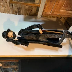 Petit homme devenu Grand - Technique mixte 35x40x112cm