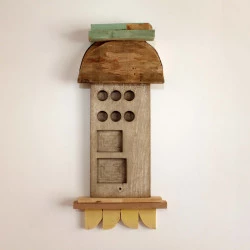 VOODOO TELECAB - collage de bois - 88 x 41 x 6 cm - 2022 - Léa Ducos 