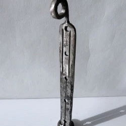 Mélancolie - gond de porte ancienne / 30 CM DE HAUT - 300 EUROS 