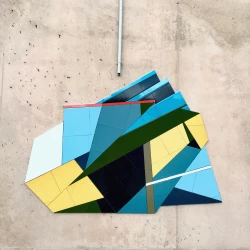 Sans titre - Mosaïque en carreaux de céramique. Décoration extérieure de la façade