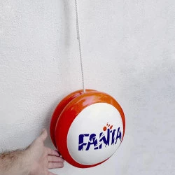 Gros yoyo et sa fausse étiquette déchirée - sculpture en resine - Julien GUDEA 