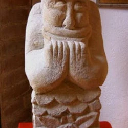 Gargouille de Notre Dame de Paris - Calcaire taillé directement au ciseau manuel et râpes successives - oeuvre originale 