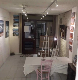 Atelier - <p>Vue d'ensemble de la pièce principale d'accueil du public</p>