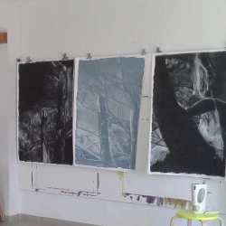 Sans titre - Vue d'atelier, acrylique et craie sur papier, 80 x 120 cm chacun, 2016