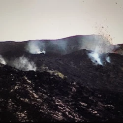 Voyage en Volcanie - Capture d'écran d'un montage en cours. Mini DV. - Crédit image Françoise Alquier 