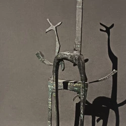Périple à contre-courant - Métal et bois peint. 259,5 × 98 × 53 cm. - François Sergio 
