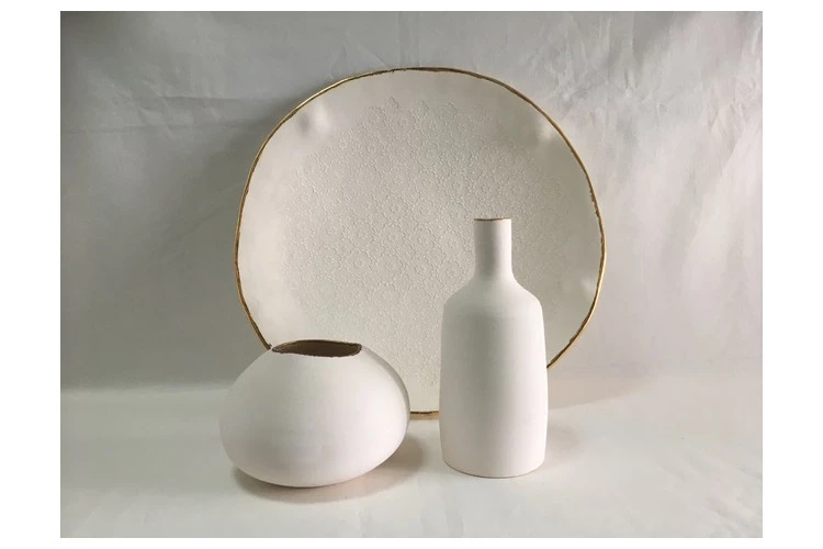 Barroc'O 1 - Céramique (engobe et lustre or), Diam. 27,5 cm H. 22 cm 2019 - AS 