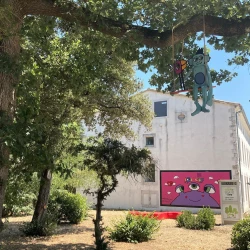 Herbert prend soin de lui - Fresque, 16m2, Bram, Aude, FR, 2022 - Maria Slovakova 