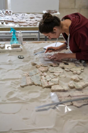 Affiche Conférence de Clara Prats : « Les peintures murales de Narbo Martius »