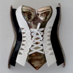 Corset mural - applique - Faïence émaillée et ruban satin - Myr Sculptures 