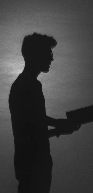 Affiche Finissage de l'exposition "Sensations and a Mystery" de Roman Garima