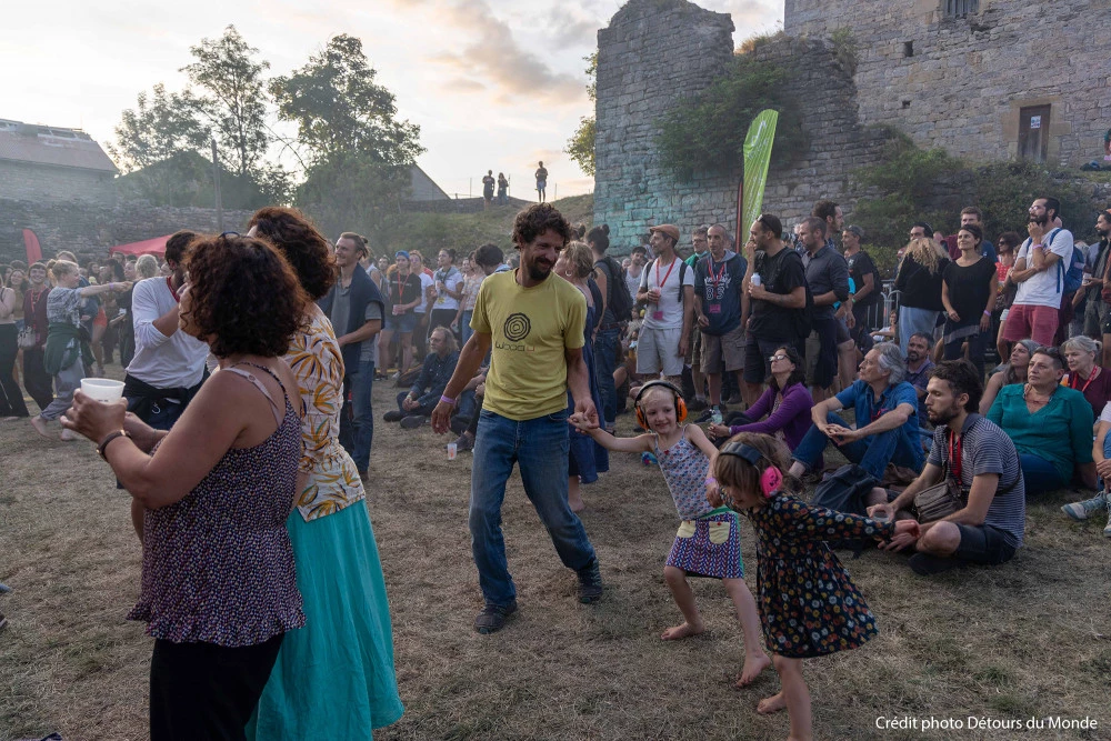 Du 13 au 28 juillet, le festival Détours du Monde valorise les musiques du monde à Chanac, et dans tout le territoire lozérien