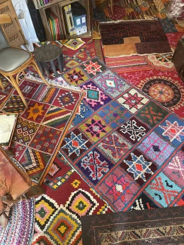 Ailleurs, chez moi, ma collection de tapis - <p>Je suis transportée par ces couleurs et motifs répétitifs</p> - Christelle Richard-Dauphinot
