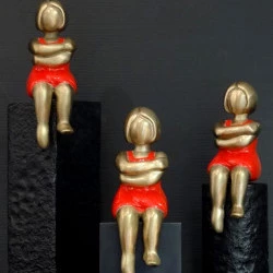 boudeuse sur cube, boudeuse sur mur, boudeuse sur cylindre - Bronzes numérotés, 12 x 10 cm, 16 x 10 cm, 20 x 10 cm - 2014