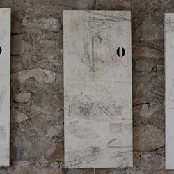 o - Macules d'estampes collées sur bois