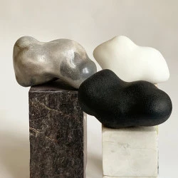 Nuages perchés - céramique et minéraux, 30 x 30 x 25 cm