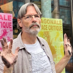 "Que faire, quoi faire" - performance Au RIV 59, Paris 2022 lors de l'hommage à Égidio Alvaro - Dominique Bécarria 