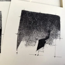 6 2024 CHU fiche MJ DOUTRES - Dessin au feutre PIN sur empreinte gomme unique - Donne crédit photo : 6 2024 CHU fiche MJ DOUTRES 