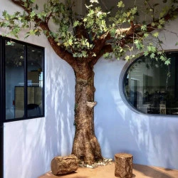 Trompe l'oeil d' arbre XXL en papier - Un arbre en papier de 3m20 de haut, plus de 800 feuilles dans le hall d'accueil d'un serrurier mésallier de Brive - Atelier Anecdotes 