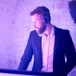 Affiche Soirée Années 90/2000 par DJ Universel Décibel