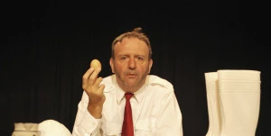 Affiche Pourquoi les poules préfèrent être élevées en batterie ?