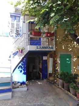 L'ANNEXE atelier galerie - <p>petit atelier qui permet de voir les productions artistiques</p>