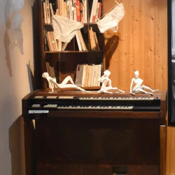 Installation espace Brassens Sète - Sculpture en papier